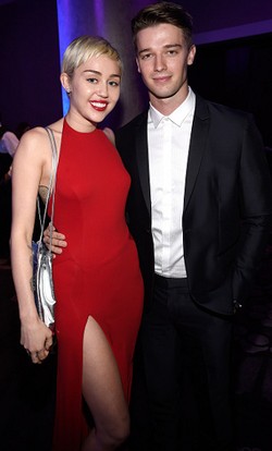 Selingkuhi Miley Cyrus, Ibu Patrick Schwarzenegger Sebut Anaknya Bodoh