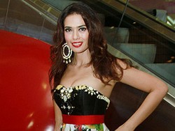 Hobi Berburu, Catherine Wilson Latihan Menembak di Markas Kopassus