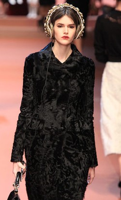 Dolce & Gabbana Dituduh Plagiat Karya Seniman Kolombia