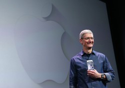 Kata Tim Cook Soal Steve Jobs, Apple Watch & Android