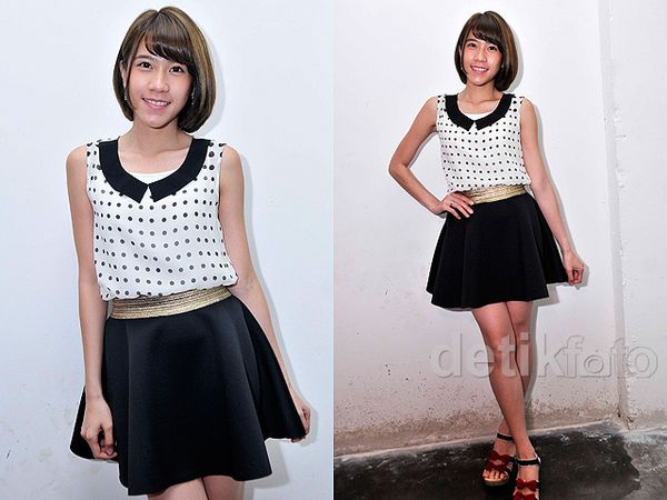 Gigi 'Cherrybelle' Manis dengan Rok Mini