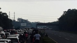 Jasa Marga: JPO di Jagorawi Belum Dibangun Karena Pemilik Truk Belum Ganti