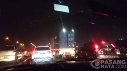 Macet Parah Usai Hujan, Pancoran Arah Cibubur Ditempuh 1,5 Jam