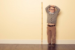 Meski Orang Tua Pendek, Anak Masih Bisa Punya Badan Tinggi Kok