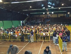 Makin Siang, Directioners Yang Tukar Tiket Makin Mengular