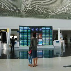 Menjelajah Bandara dengan Mal Pertama di Indonesia