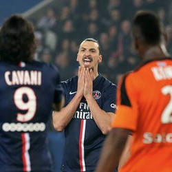 Ibrahimovic Cetak Hat-trick di Masa Sulit