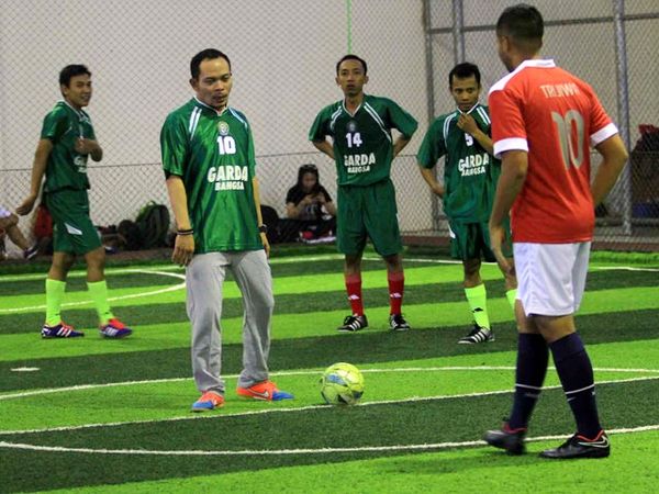 Keseruan Menteri Hanif Bermain Futsal