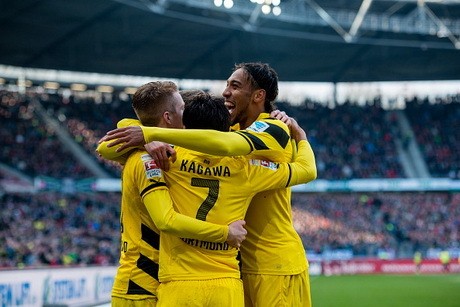 Dortmund Kalahkan Hannover 3-2