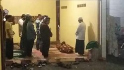 Ciuman Terakhir Juragan Beras pada Si Bungsu