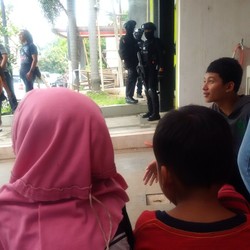 Anak-anak Amin Mude Fasilitator ISIS Tegar Saat Rumah Digeledah Densus