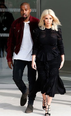 Ingin Tetap Eksis, Kim Kardashian dan Kanye West Sewa Fotografer Pribadi