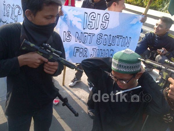 Aksi Tolak ISIS di CFD Semarang
