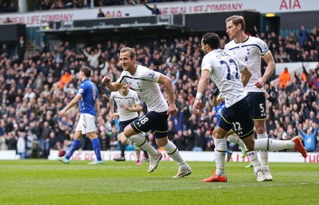 Kane Hat-trick, Spurs Tekuk Leicester 4-3