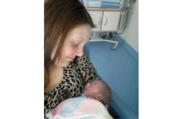 Tak Tahu sedang Hamil, Wanita Ini Tiba-tiba Melahirkan di Toilet