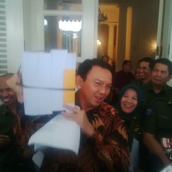 Menunggu Jurus Sakti JK Damaikan Ahok dan DPRD DKI Malam Ini