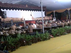 Ketika Dalang Ki Manteb Tampil Menghibur Agung Cs dan Ratusan Masyarakat