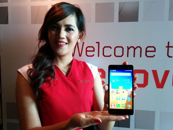 Ponsel 4G dengan Speaker Kembar Lenovo A6000