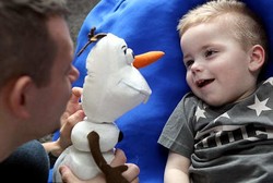 Penyakit Misterius, Anak Ini Tak Bisa Angkat Tubuh Sendiri dan Lumpuh Total