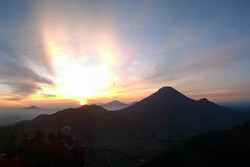Ini Dia Tempat Terbaik Menikmati Sunrise di Dieng