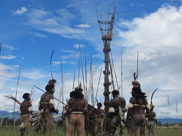 Suku Dani & Kehidupan yang Masih Asli di Papua