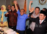 Ical Sambangi Fraksi Golkar di DPR