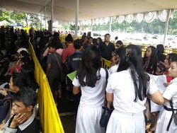 Calon Penonton Bolos Sekolah Demi Tukar Tiket One Direction