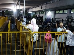 Menjelang Malam, Penukaran Tiket One Direction Mulai Lengang