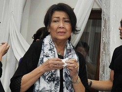 Rima Melati Ikhlas Ditinggal Frans Tumbuan