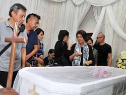 Frans Tumbuan Meninggal Dunia, Ini Pesan Rima Melati