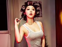 Kenakan Tank Top dan Underwear, Min 'miss A' Super Hot untuk 'COLORS'
