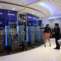 BRI Hibahkan Aplikasi SIM Online ke Polri