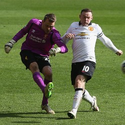 Laju Oke Liverpool Dijegal MU di Anfield