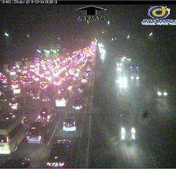 Mobil Sedan Terbakar di KM 12 Tol Jagorawi