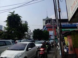 Pak Ahok, Pasar Palmerah Makin Semrawut Tiap Pagi