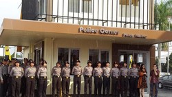 Ketika Polwan-polwan Menjaga Police Corner di Kota Pontianak