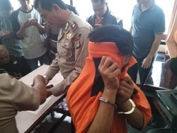 Curi Roti, Pria Ini Tertangkap Basah Bawa Pistol di Mal Kota Kasablanka