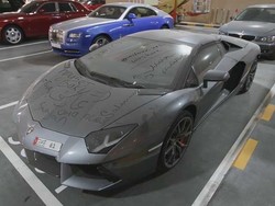 Duh, Lamborghini Aventador Dibiarkan Berdebu di Parkiran