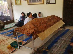 Mengenang Slamet Abdul Sjukur, Sang Kamus Berjalan