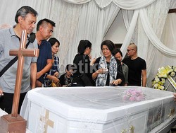 Nassar Gandeng Cewek Lain, Frans Tumbuan Meninggal Dunia