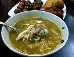 Soto Kudus Grup Menara: Yuk, Jajan Soto Kudus dan Tahu Campur yang Gurih Mantap!