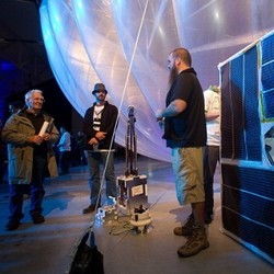 Balon Internet Google Melintasi Langit Indonesia