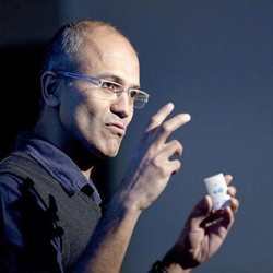 Ibunda Meninggal Dunia, CEO Microsoft Batal ke Indonesia