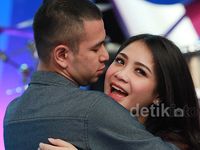 Jelang Umrah, Raffi Ahmad Mesra-mesraan dengan Nagita Slavina