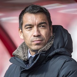 Van Bronckhorst Latih Feyenoord Musim Depan