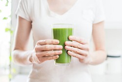 Kesal karena iPhone Dirampas, Remaja Ini Coba Racuni Ibunya