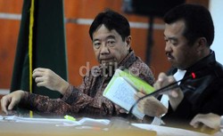 Yohan Yap Cerita Diperintah Swie Teng Beri Cek Rp 5 M untuk Rahmat Yasin