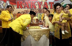 Bamsoet: 10 Anggota Fraksi Golkar Bantah Merapat ke Kubu Agung