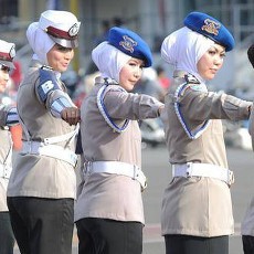 Mulai Hari ini Polisi Perempuan Boleh Memakai Jilbab