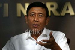 Ketum Hanura Wiranto Tiba-tiba Muncul di Kantor Wapres